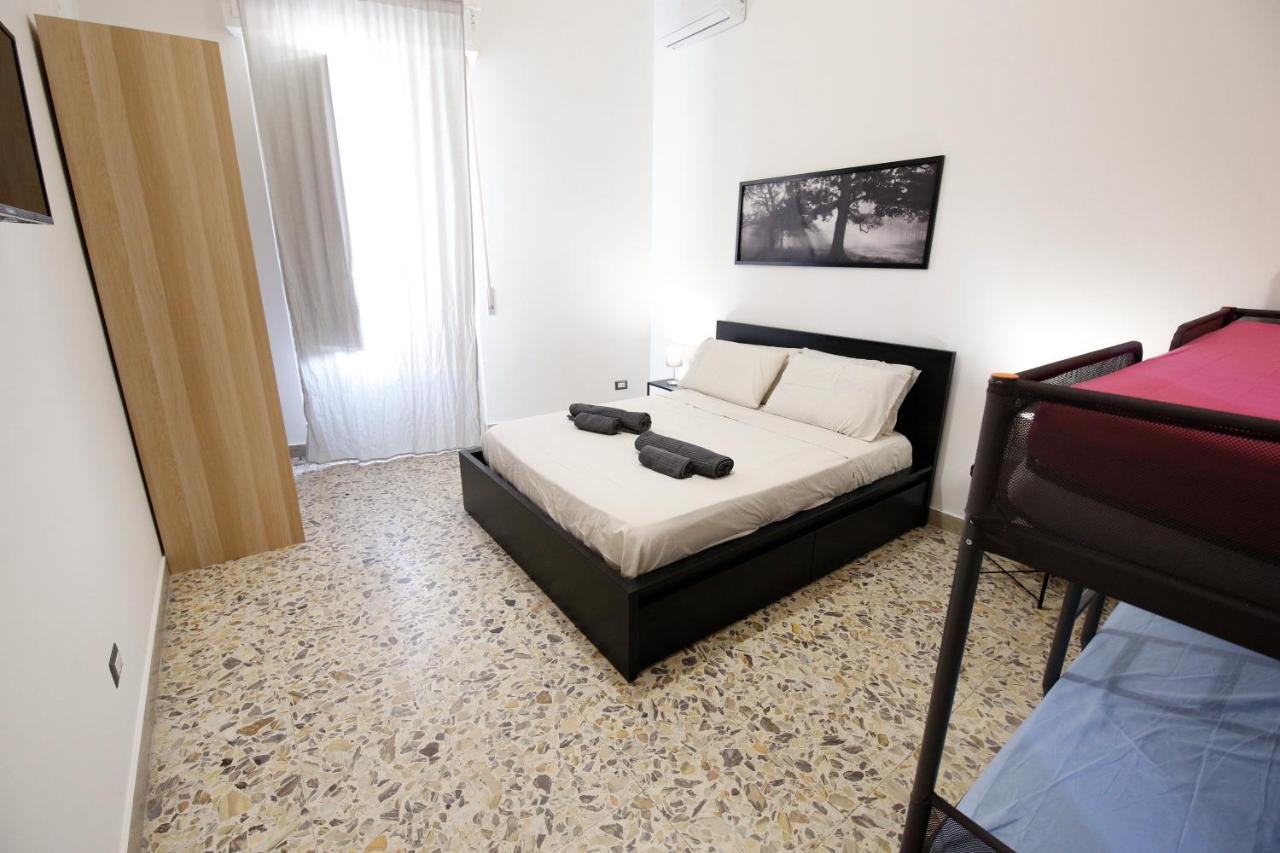 Apartment Holiday Catania Eksteriør billede